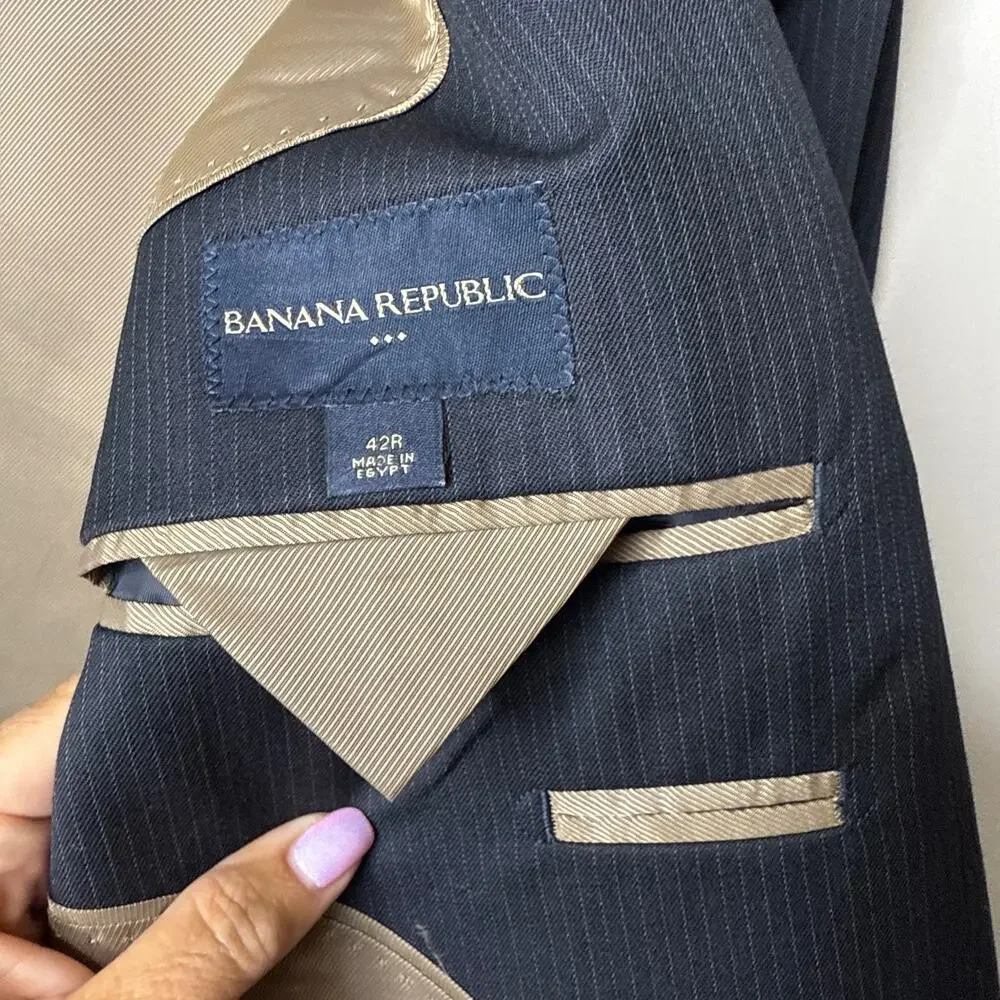 Banana Republic 42R Wool‎ Black Pinstripe Three-Button Single-Breasted Blazer